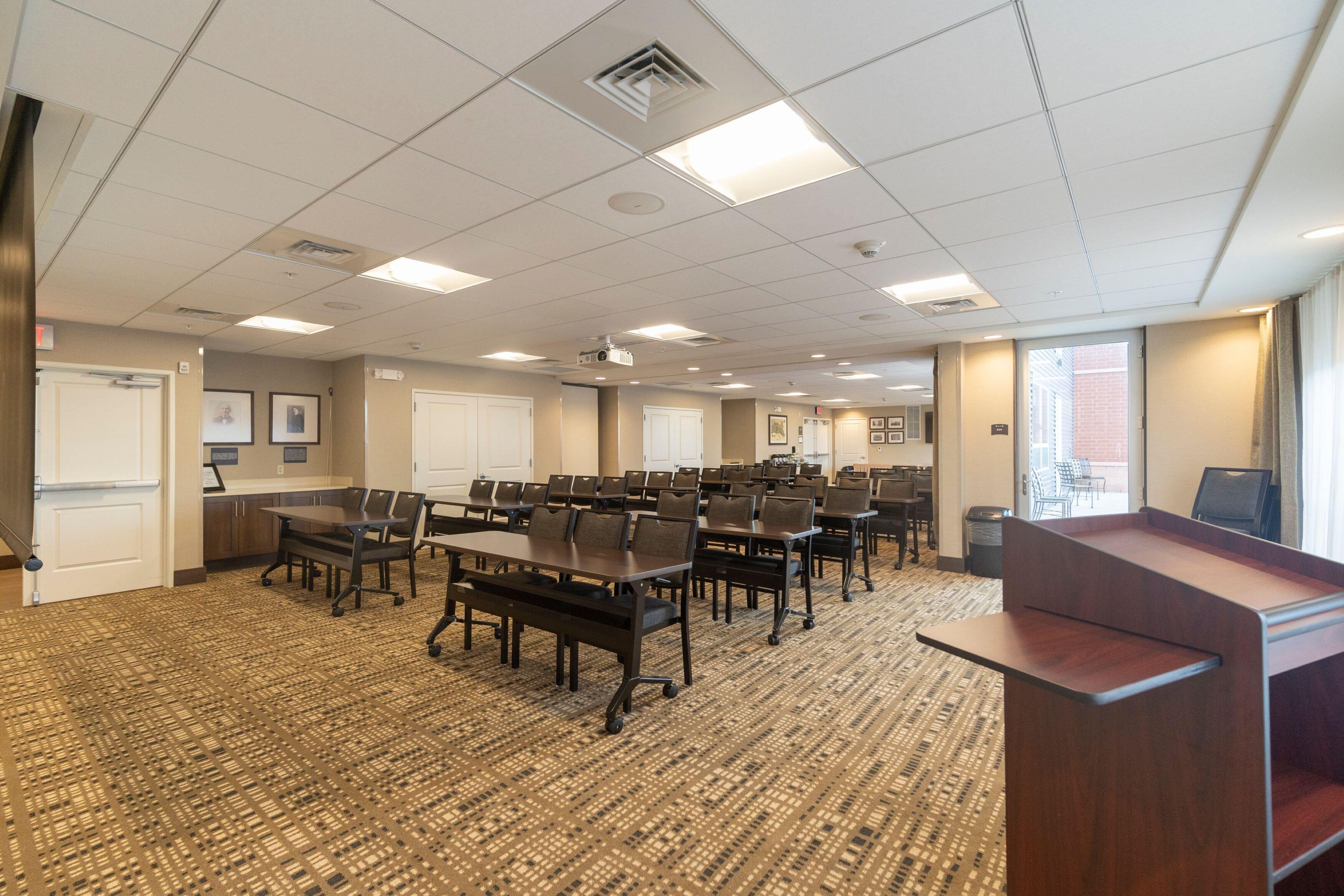 Staybridge Suites Marquette By Ihg מראה חיצוני תמונה