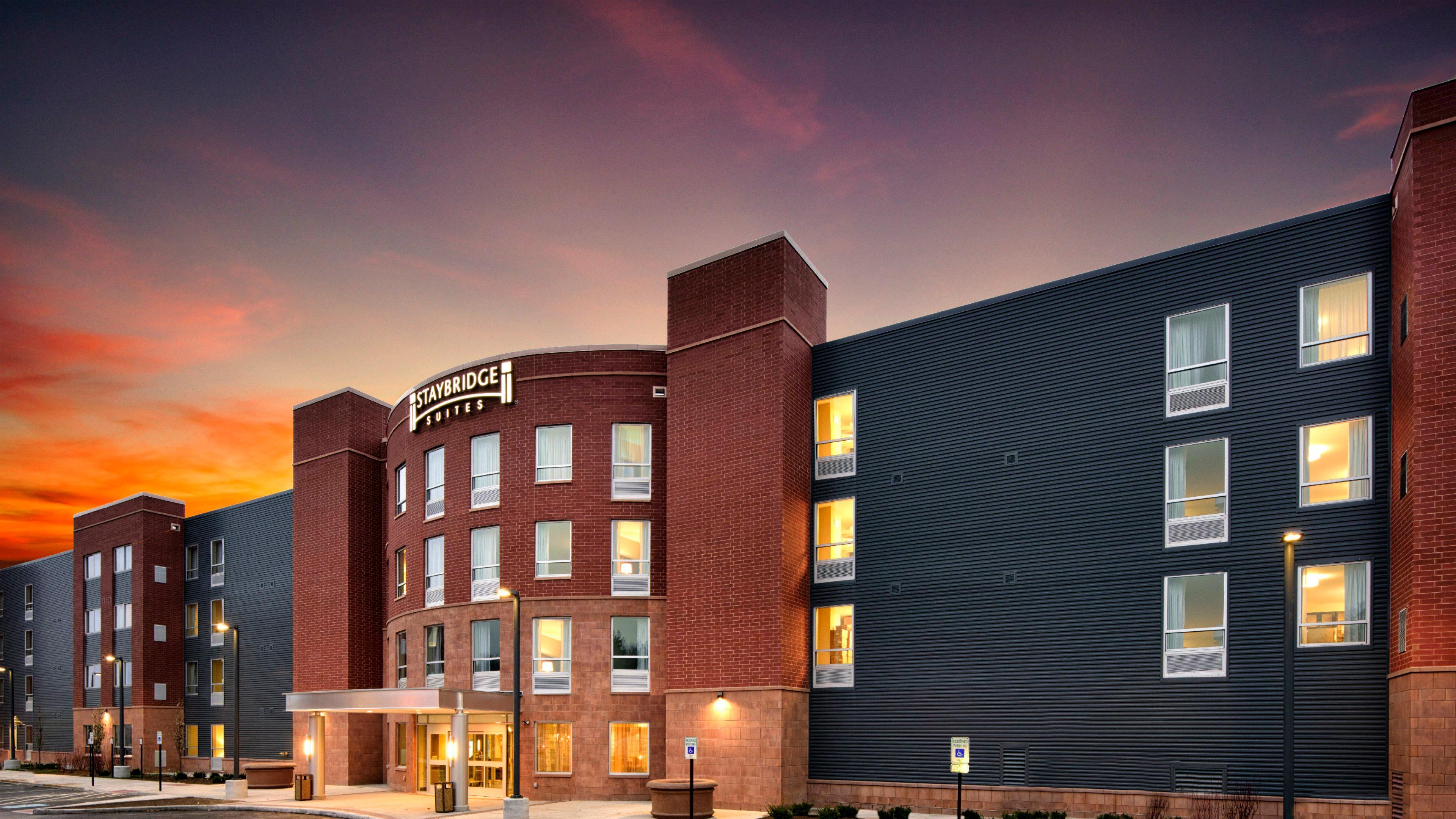 Staybridge Suites Marquette By Ihg מראה חיצוני תמונה