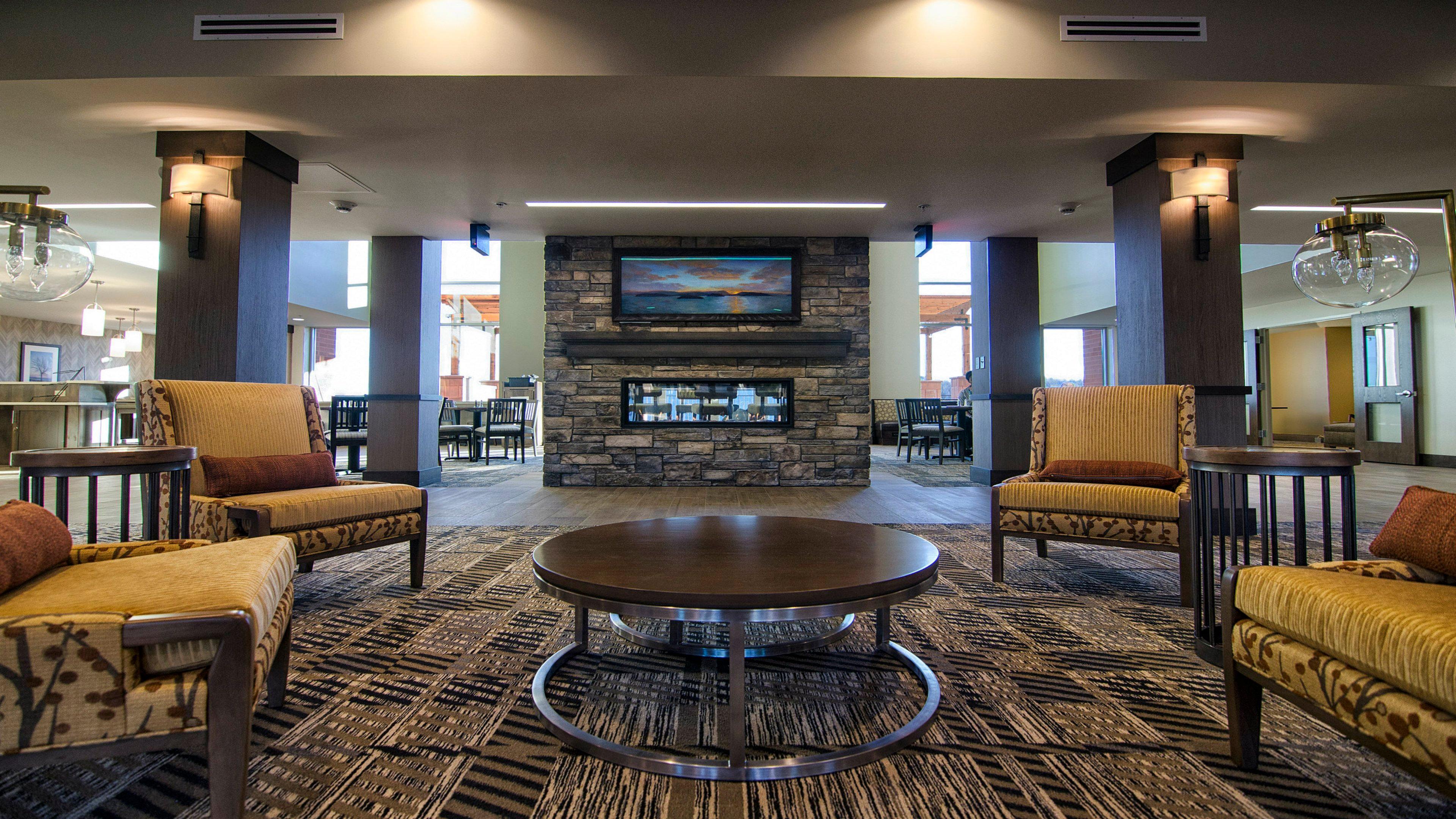 Staybridge Suites Marquette By Ihg מראה חיצוני תמונה